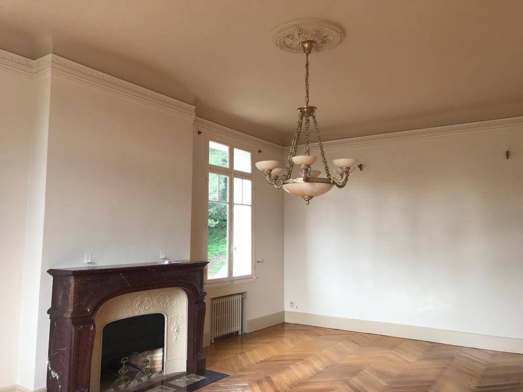 Travaux de rénovation des peintures murales d'une maison au Lavandou avec les peintures Farrow and Ball