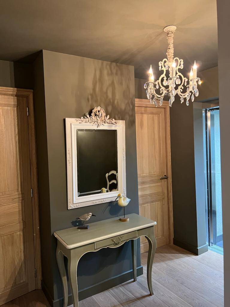 Travaux de peinture murale avec la peinture FARROW & BALL Pantalon et Chemise au Pradet dans le 83