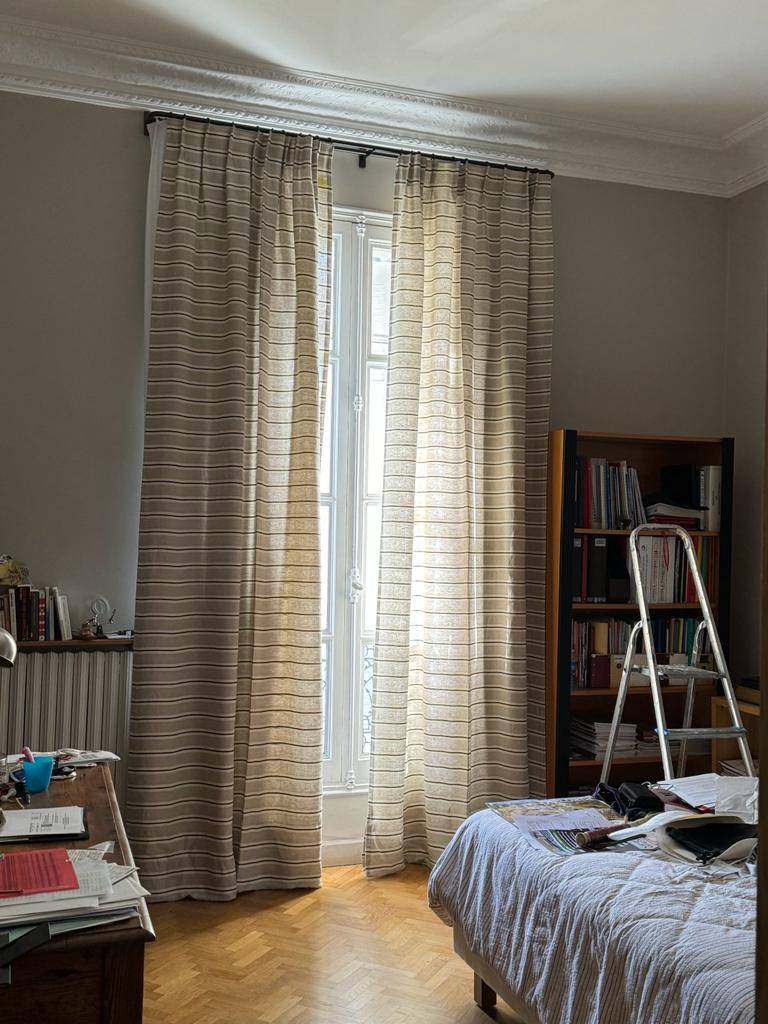 Confection de rideaux sur mesure avec tissu Guell Lamadrid et installation à domicile à La Garde dans le 83