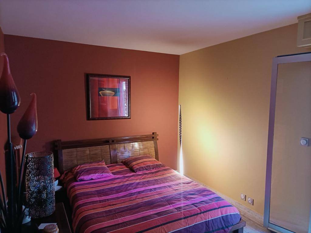 Peintures intérieures avec Farrow and Ball Red Earth n°64 et Sudbury Yellow n°51   par peintres professionnels à Toulon dans le 83