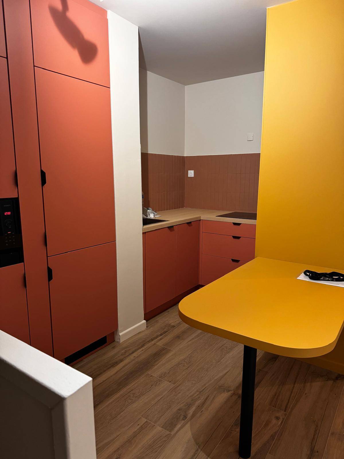 Mise en peinture d'un intérieur avec les peintures FARROW & BALL par les peintres professionnels COULEURS ET MATIERES à Toulon 83