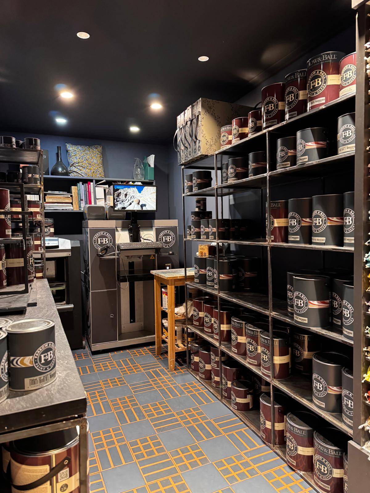 Magasin de vente de peinture et de décoration d'intérieur haut de gamme COULEURS ET MATIERES à Toulon dans le Var