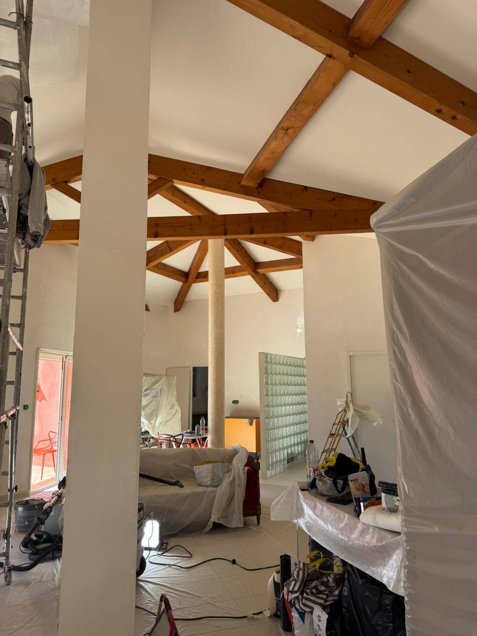 Exemple de travaux de peinture intérieure réalisés par les artisans peintres COULEURS ET MATIERES à Sanary sur Mer dans le 83