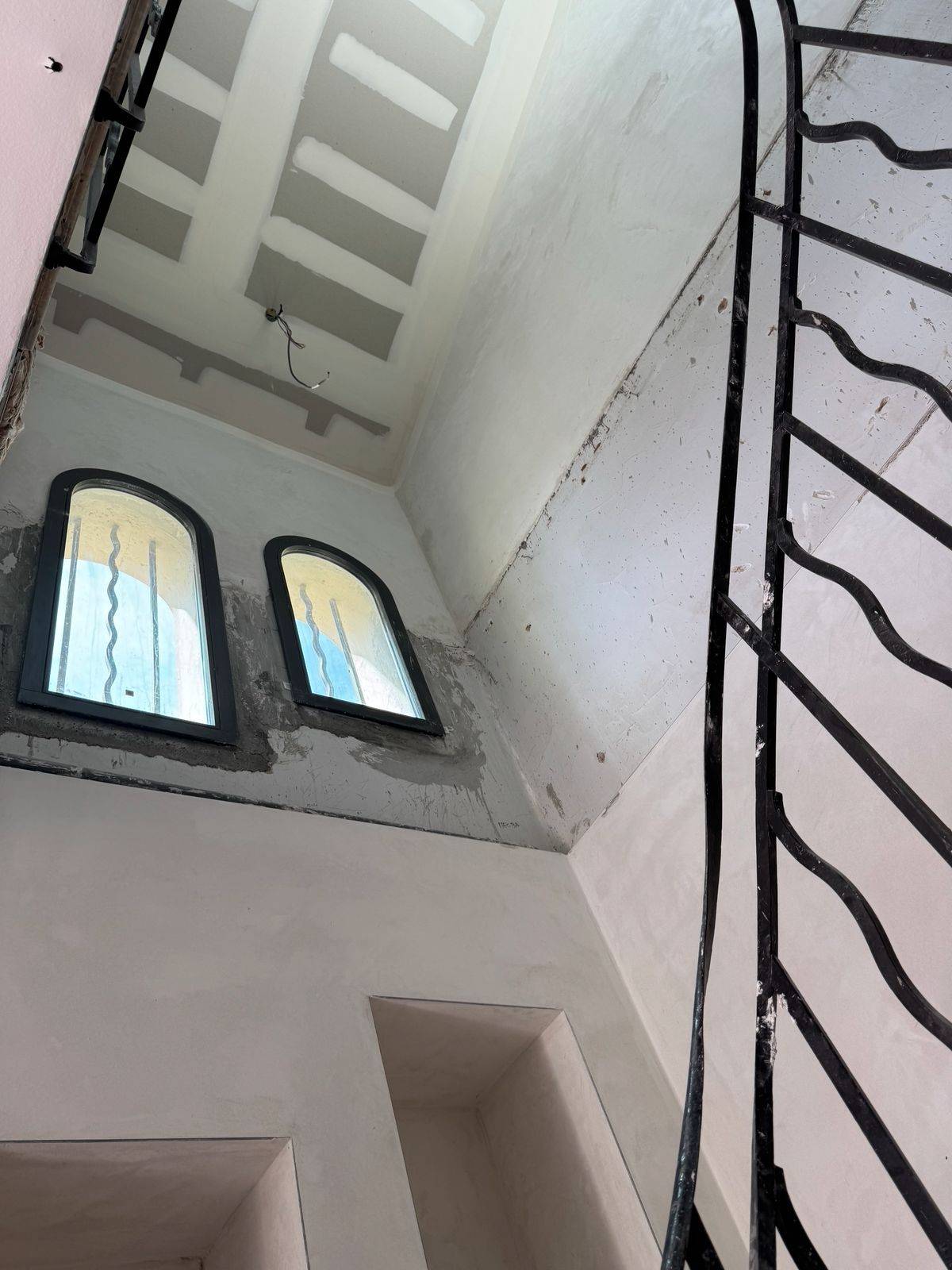 Travaux préparatoires avant mise en peinture d'un intérieur à Sanary sur Mer dans le 83 