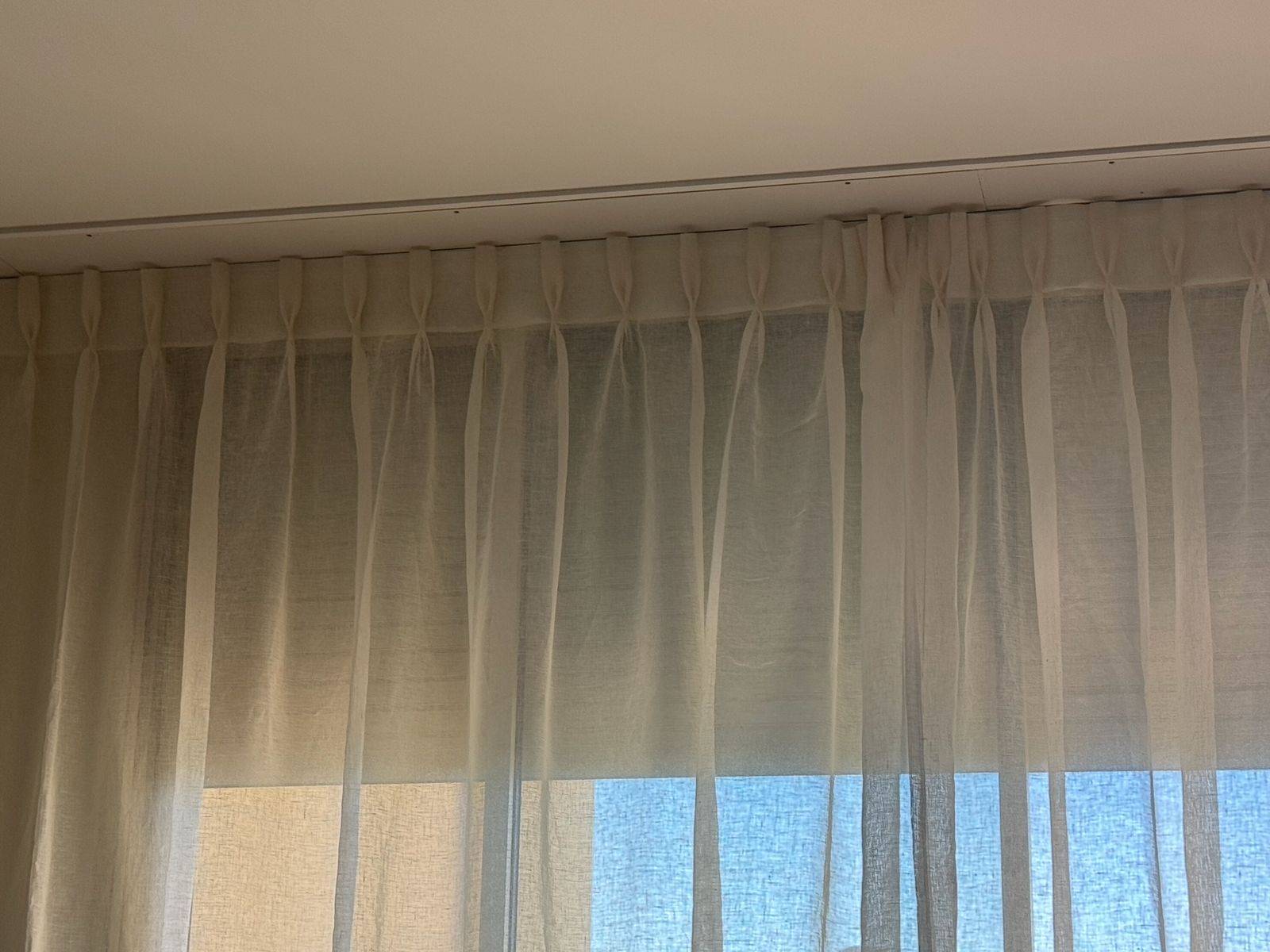 Vente de tissu et réalisation de voilages sur mesure Toiles de Mayenne installés à Carqueiranne dans le 83