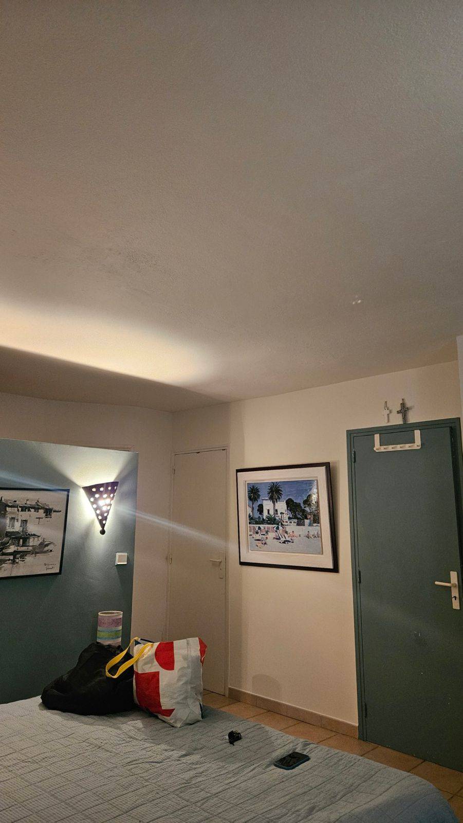 Vente et application des peintures FARROW & BALL par notre entreprise de peinture à Toulon dans le 83