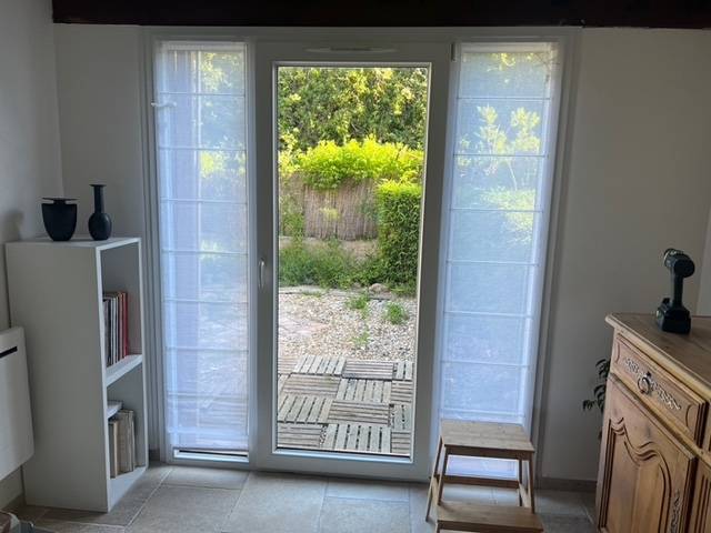 Confection sur mesure de stores en lin Toiles de Mayenne avec pose au Pradet dans le 83