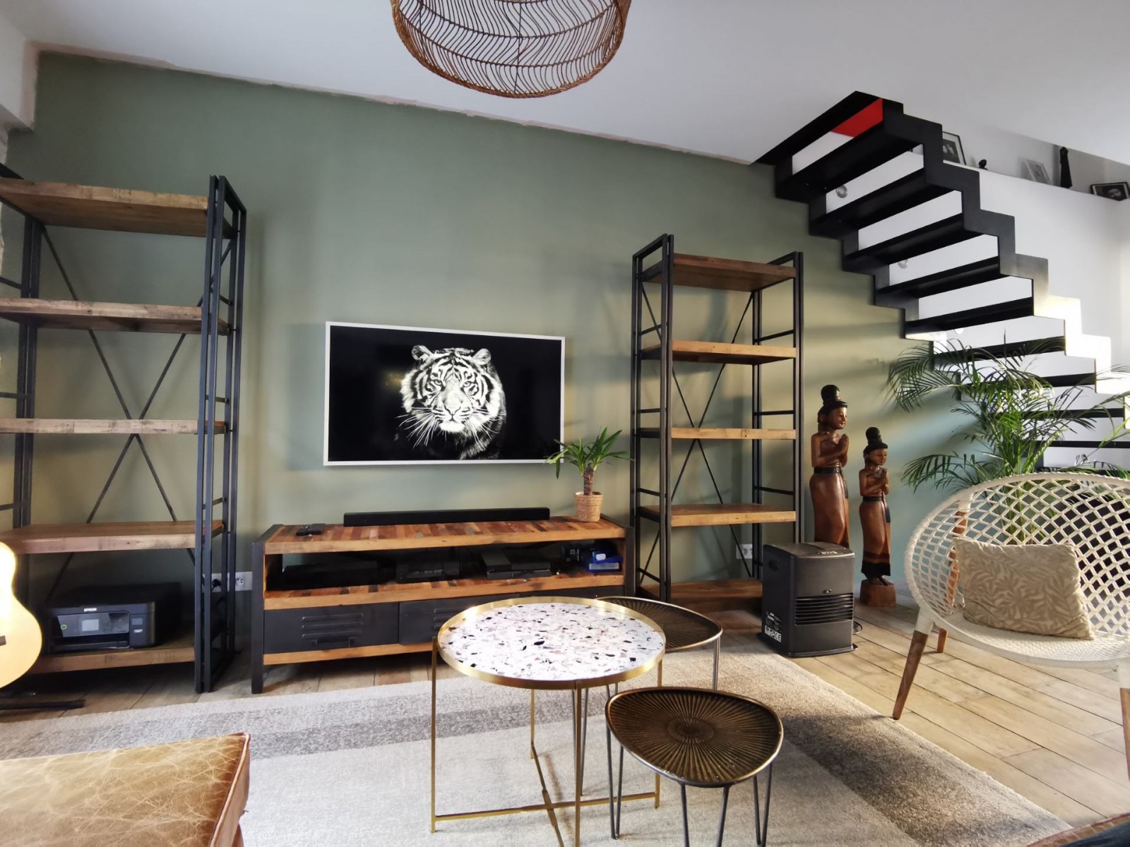 Avant/Après d’une décoration d'intérieur par une équipe de peintre professionnel à Toulon