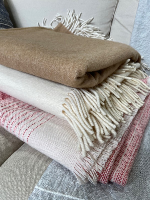 Vente de plaid de la marque BRUN DE VIAN TIRAN dans les boutiques de TOULON dans le VAR