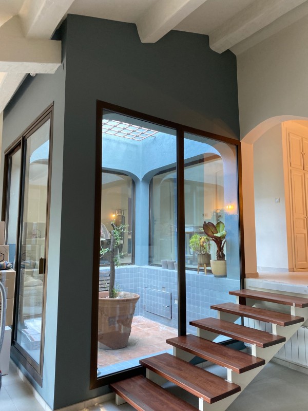 Rénovation intérieure par une bonne entreprise qualifiée de peinture de la marque  Farrow And Ball.