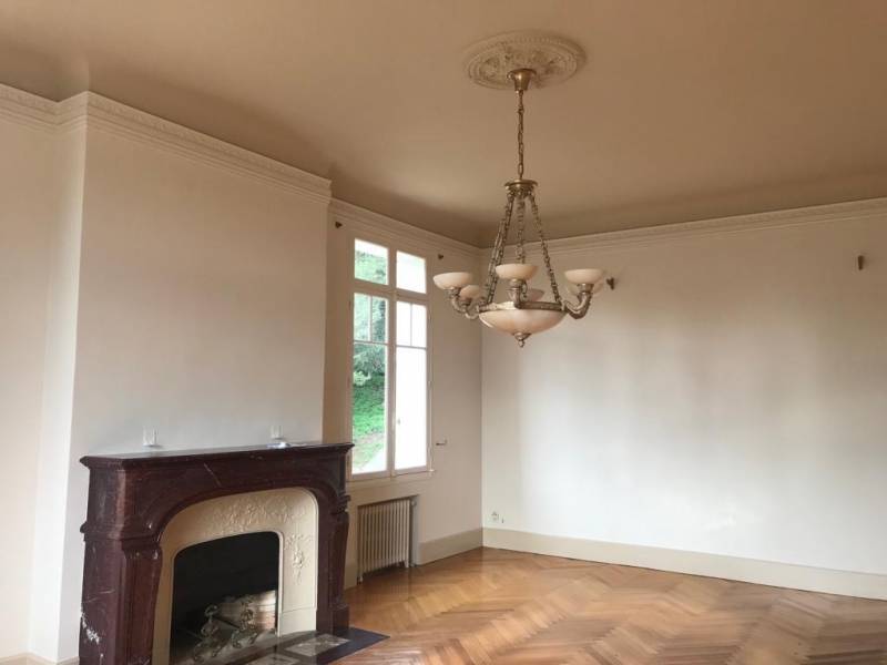 Travaux de rénovation des peintures murales d'une maison au Lavandou avec les peintures Farrow and Ball