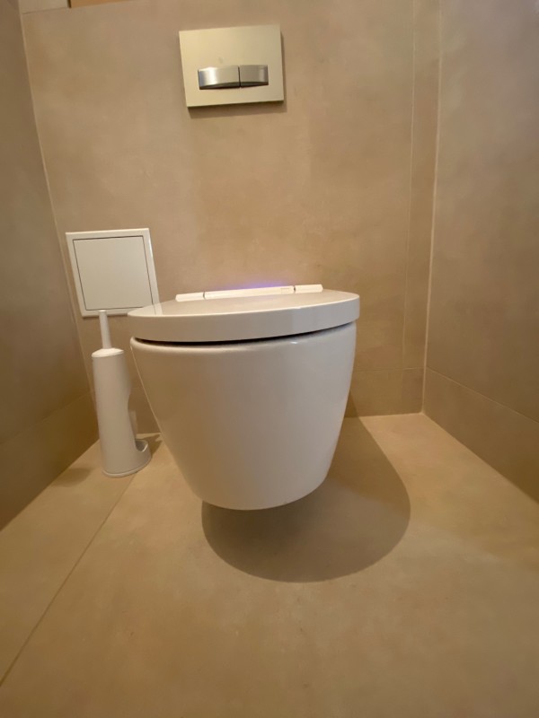 GEBERIT WC lavant dit japonais qui assure une parfaite hygiène par une entreprise à TOULON