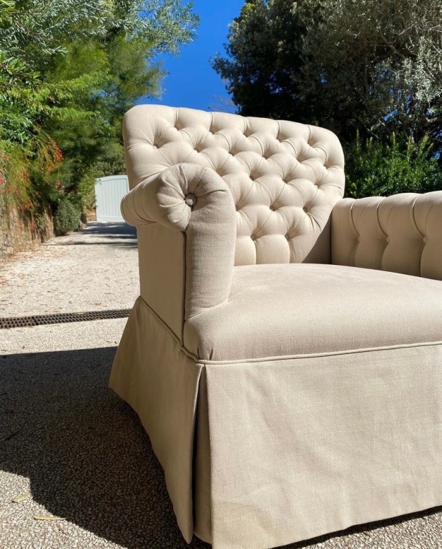 Relooker son fauteuil avec un tissu de qualité de la marque Toiles De Mayenne en vente à Sanary-Sur-Mer