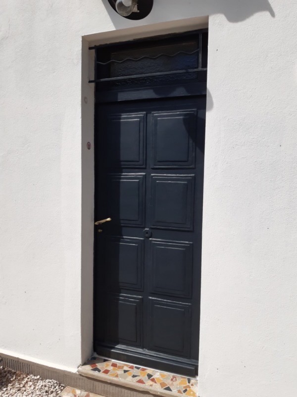 Relooker sa porte d'entrée en bois de sa maison avec une bonne entreprise à TOULON dans le VAR(83)