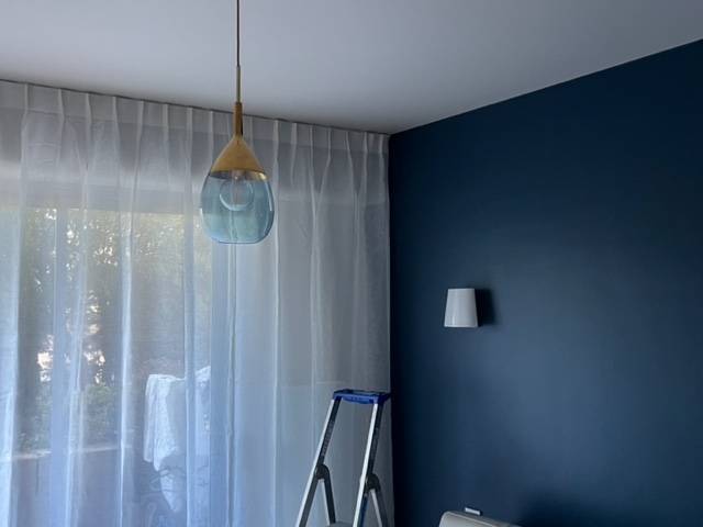 Installation au Lavandou dans le 83 de voilages à domicile confectionnés sur mesure