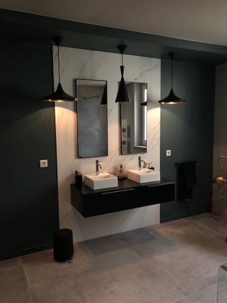 Rénovation de salle de bain à Toulon par une bonne entreprise de peinture