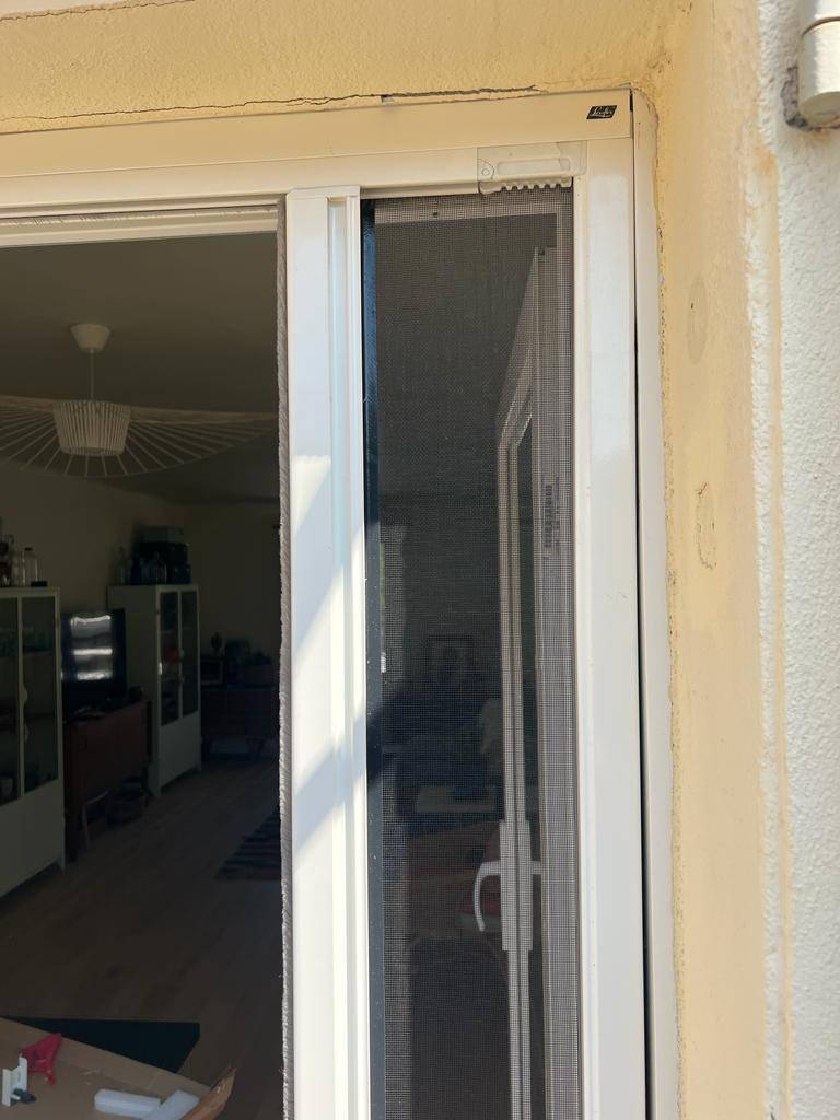 Faire installer des moustiquaires sur mesure à Hyères dans le 83 