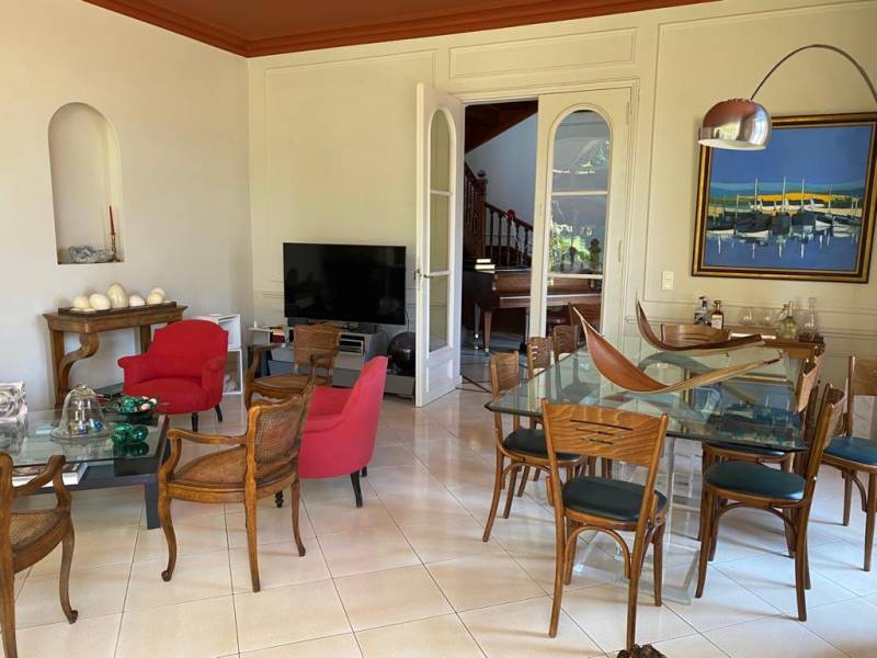 Travaux de peinture FARROW & BALL sur le plafond d'une villa à Six Fours dans le 83