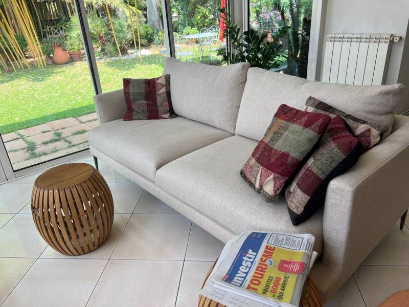 Vente et installation d'un canapé haut de gamme Toiles de Mayenne à Bandol dans le 83