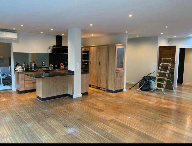 Travaux de peinture à La Seyne sur Mer dans le 83 avec la peinture Farrow & Ball School House White n°291