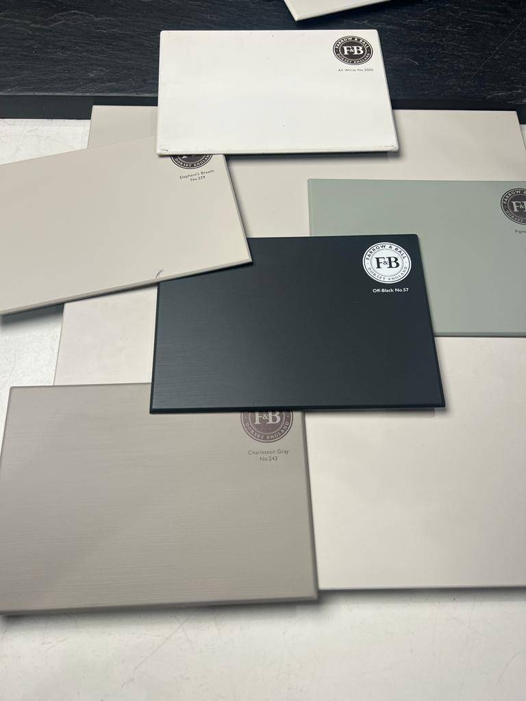 Choix de coloris de peintures haut de gamme de la marque Farrow & Ball près de La Garde dans le Var