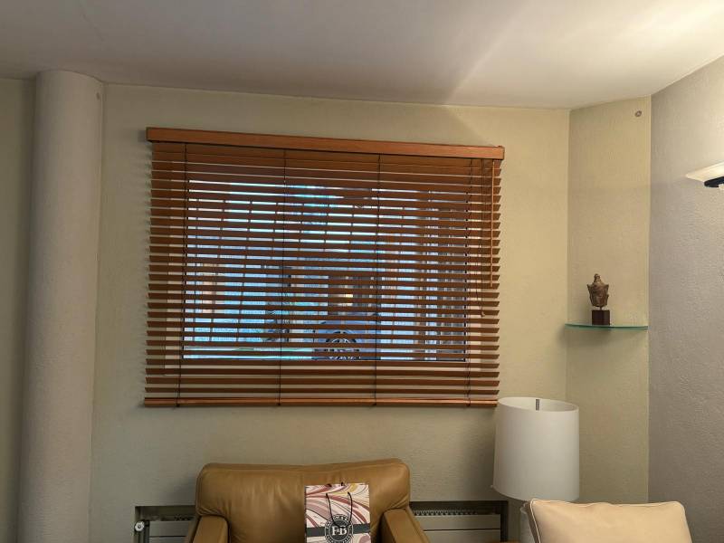 Vente et pose sur mesure de stores LUXAFLEX électriques connectés au Pradet dans le 83