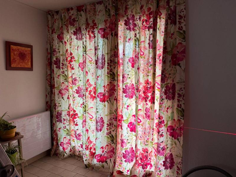 Réajustement d'anciens rideaux Toiles de Mayenne confectionnés sur mesure à Toulon dans le 83