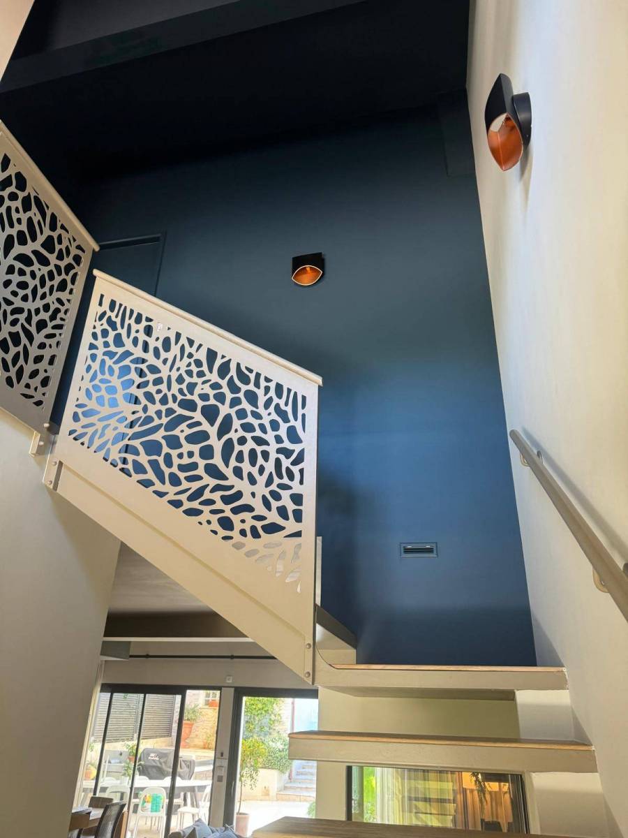 Entreprise de peinture pour l'achat de peinture et la rénovation de peintures intérieures près du Lavandou dans le 83 