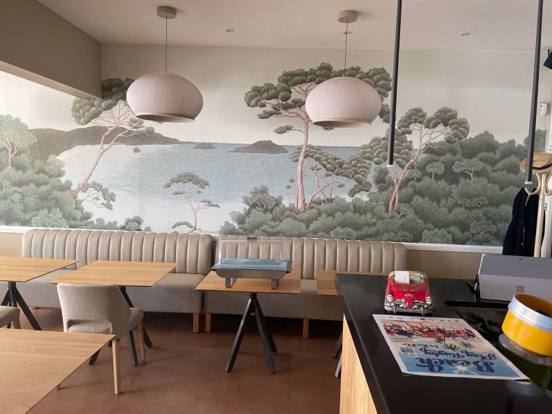 Installation du modèle de papier peint Port Cros de chez Isidore Leroy à Hyères dans le 83