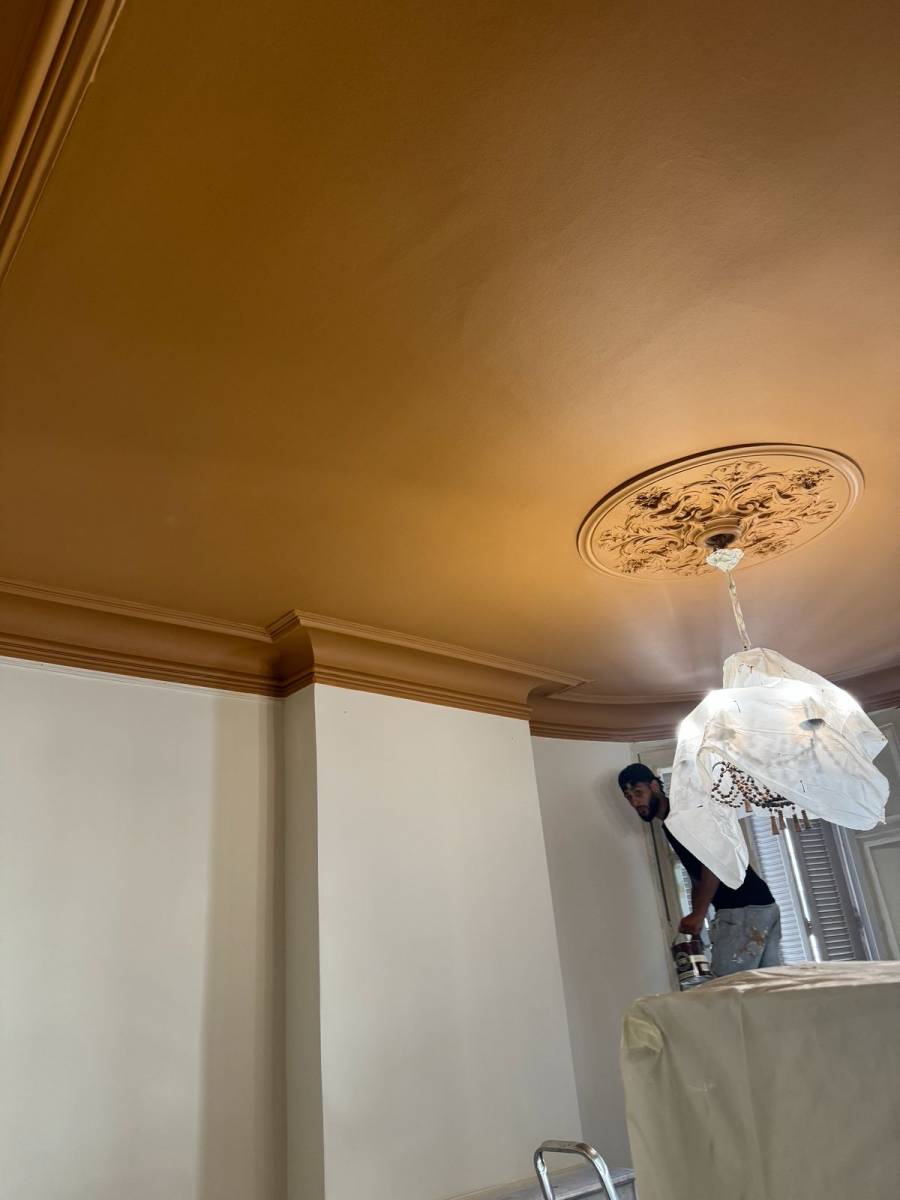 Travaux de peinture par artisans peintres COULEURS ET MATIERES à Toulon dans le Var