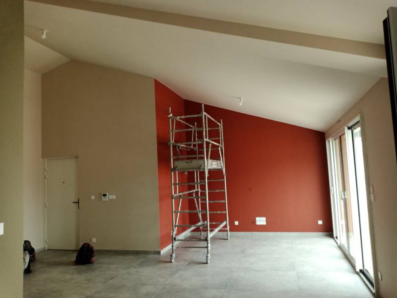 Travaux de peinture intérieure avec la peinture FARROW & BALL Picture Gallery Red N°42 à Toulon dans le 83