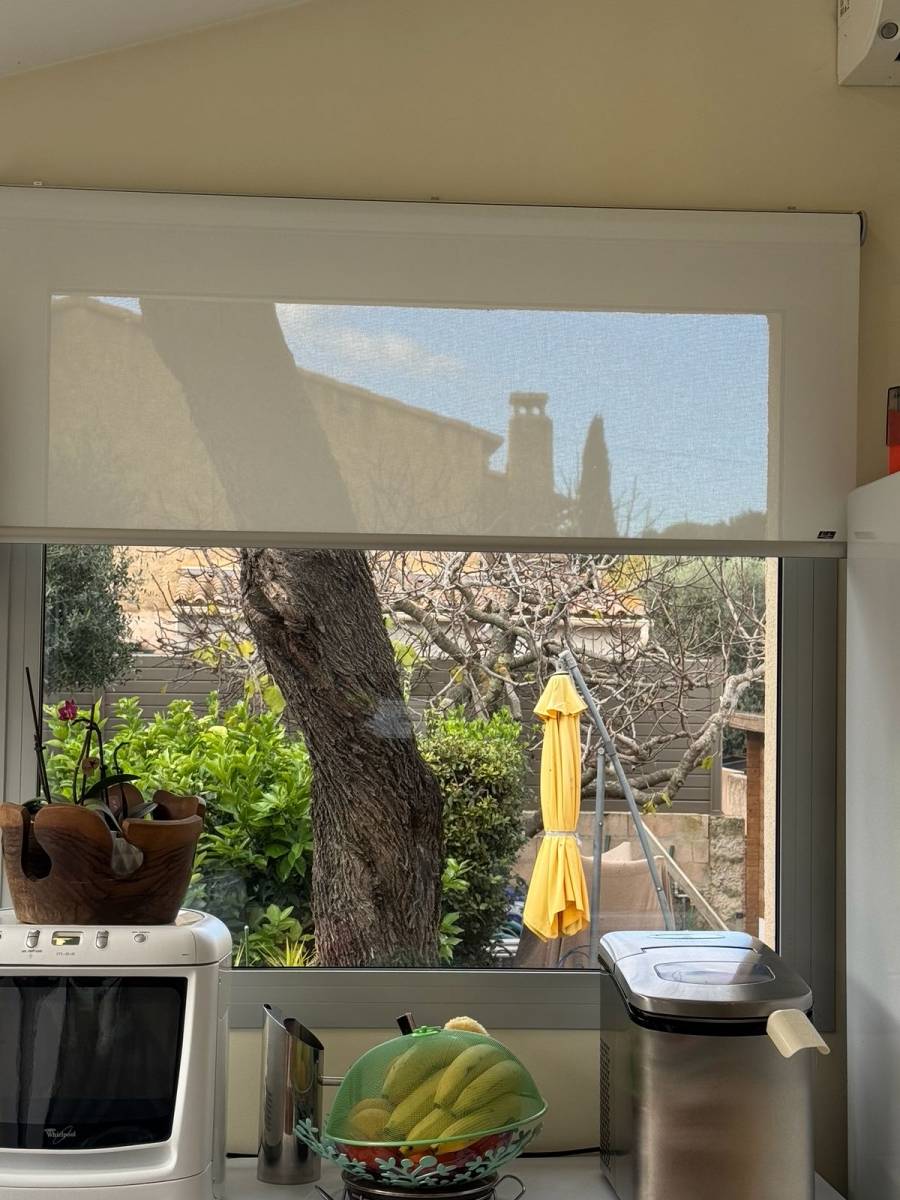Vente et installation d'un store sur mesure électrique LUXAFLEX à Carqueiranne dans le 83