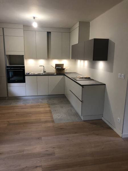 Aménagement d'une cuisine moderne dans un appartement au Mourillon près de TOULON.