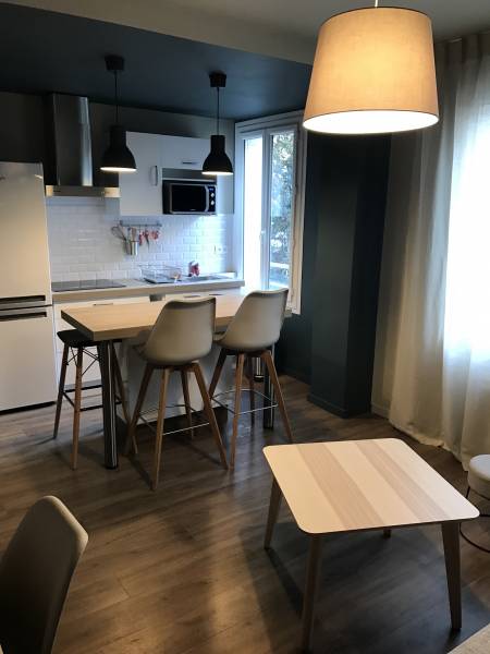 Ambiance salon cuisine près de Hyères par les peintures haut de gamme FARROW AND BALL 