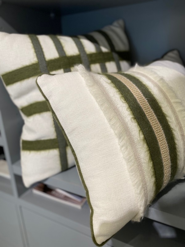 Créer son propre coussin avec des galons de qualité de la marque française HOULES en vente chez Couleurs Et Matières à TOULON